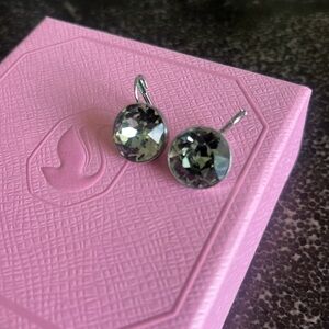 NWOT Swarovski large Bella drop earings greenish gray rhodium finish